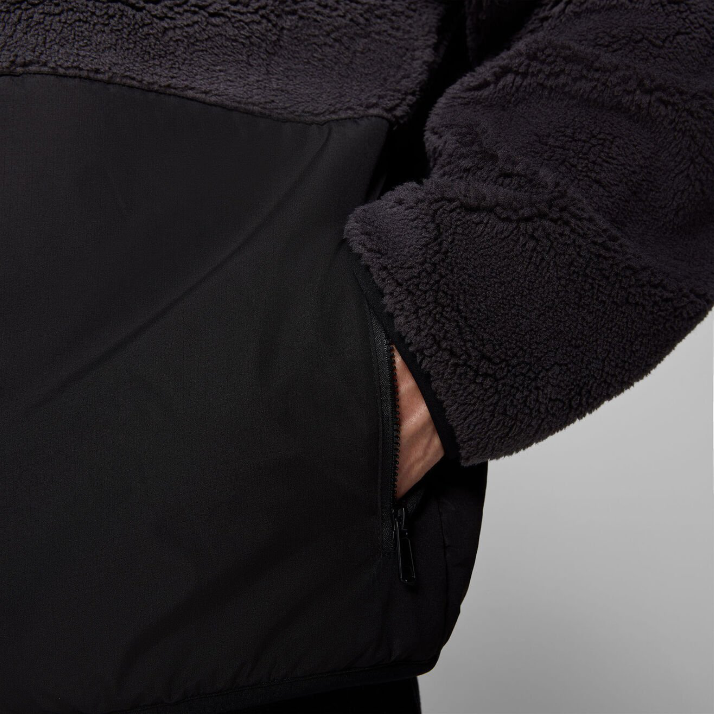 Aston Martin F1 Tech Sherpa Jacket Mens - Pirate Black